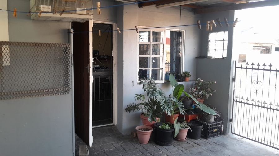 4 Bedroom Property for Sale in Mitchells Plain Central Western Cape